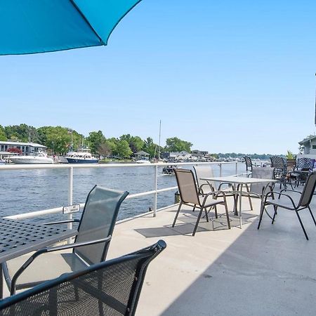 Waterside Suites Saugatuck Exterior photo